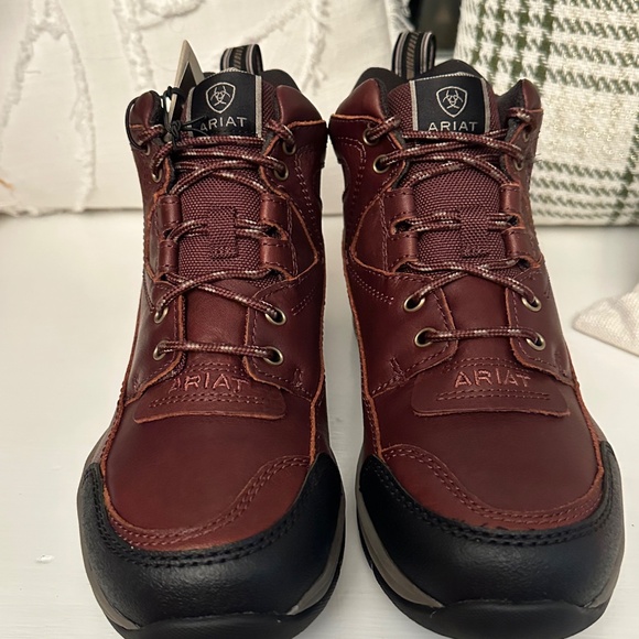 NWT Women's Ariat Terrain Boots: Size 7.5 - Picture 7 of 12